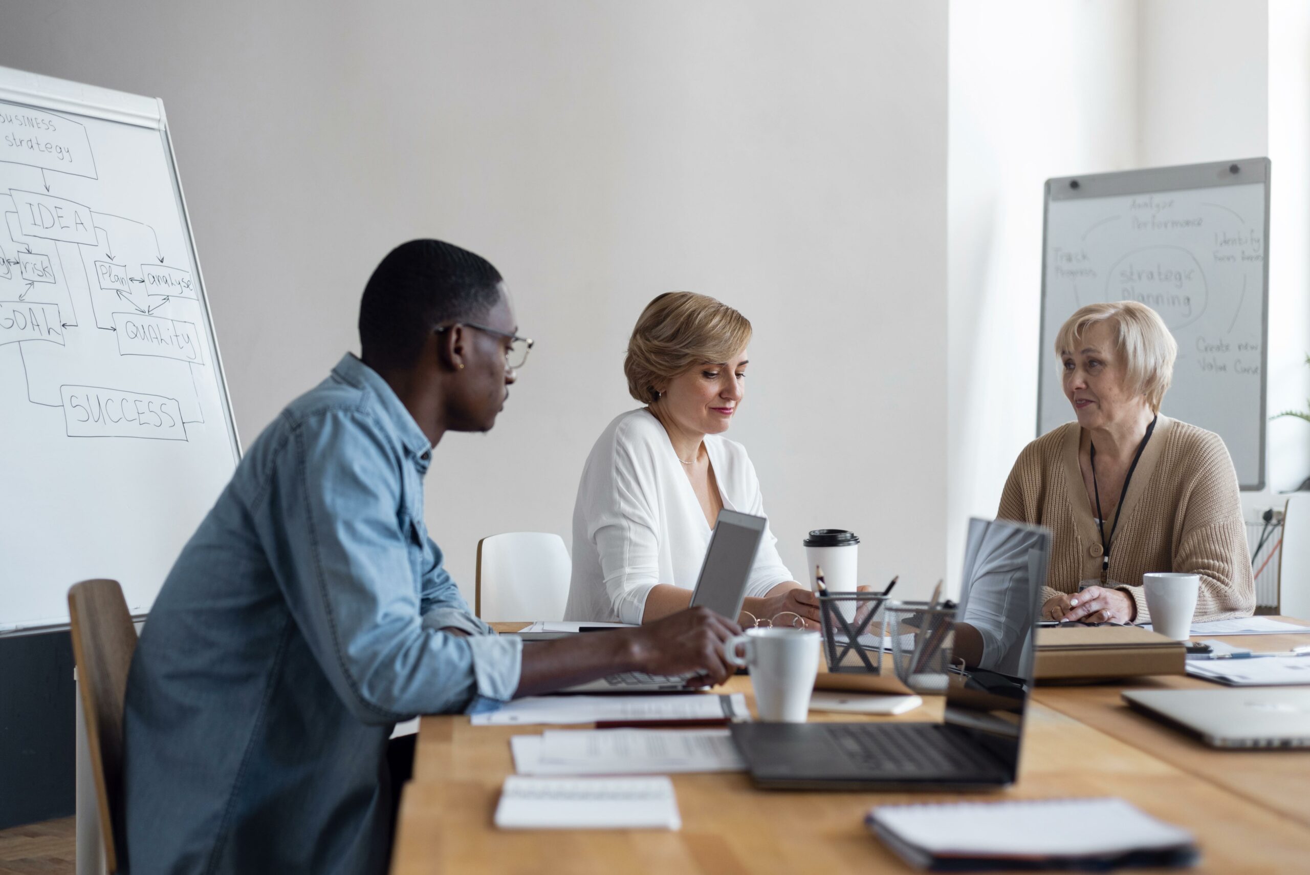 employees-business-meeting